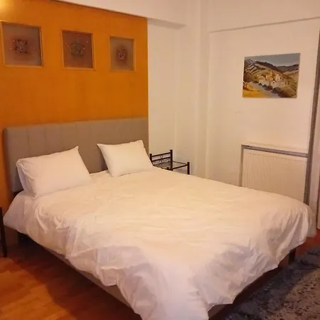 Vila βιλα θεσσαλονικη περιοχη αεροδρομιου με πισινα 8-10 ατομων *